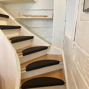  Apartment Charming House, Rare Historic House From 1779, Whole House